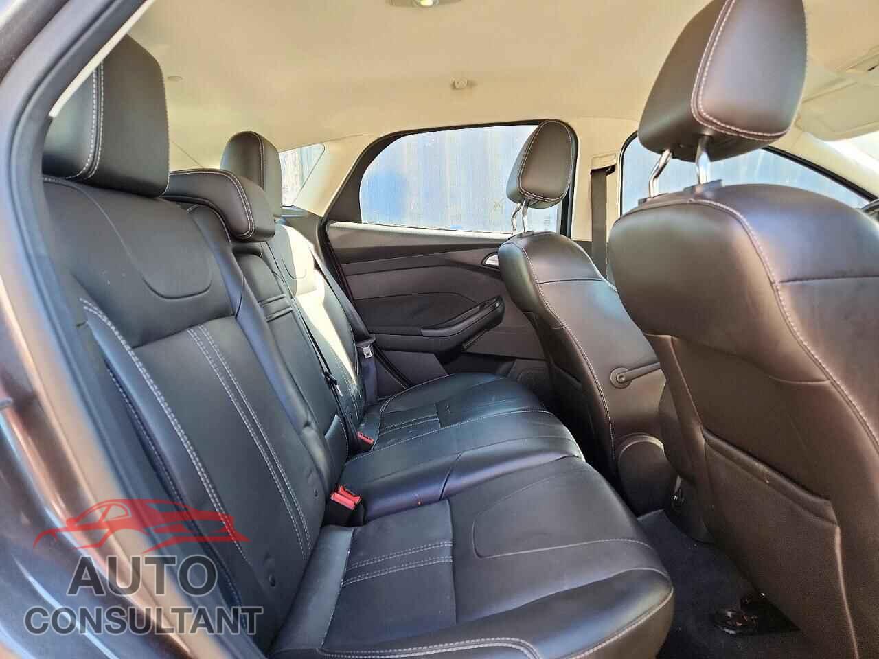 FORD FOCUS 2012 - 1FAHP3M27CL282903