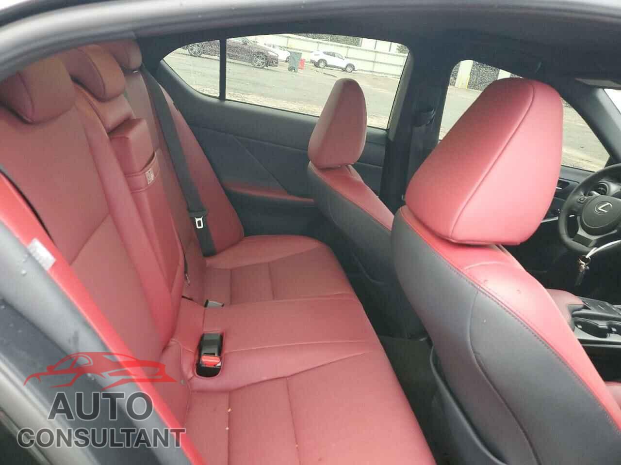 LEXUS IS 2024 - JTHCA1D29R5129946