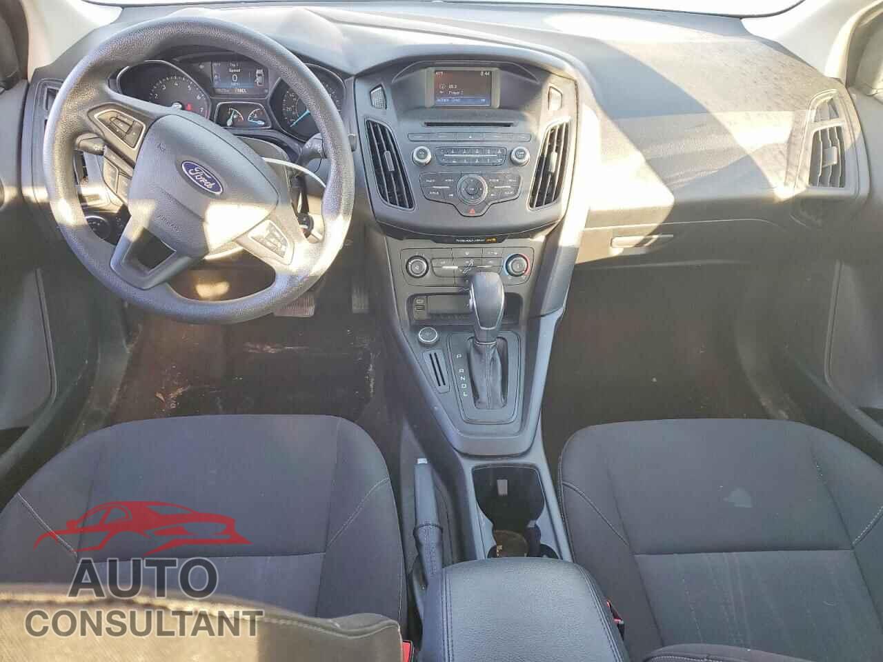 FORD FOCUS 2017 - 1FADP3F27HL323615