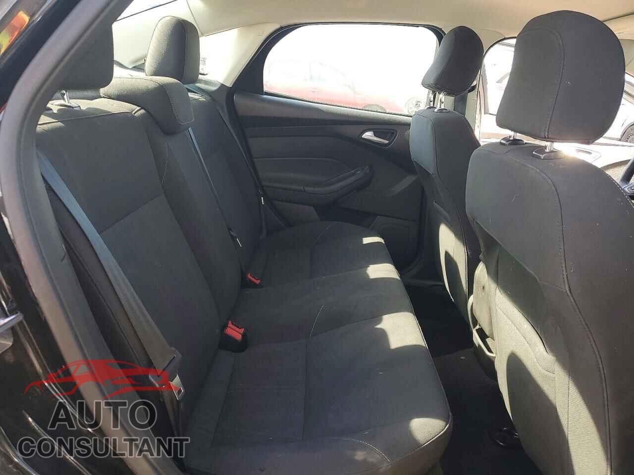 FORD FOCUS 2016 - 1FADP3F28GL322021