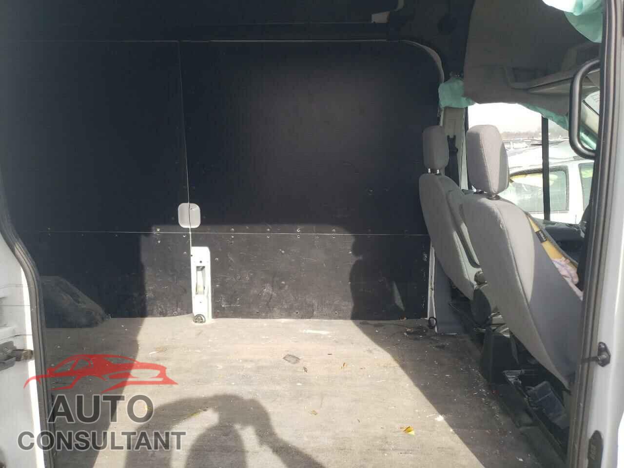 FORD TRANSIT 2018 - 1FTYR2XM8JKB19997