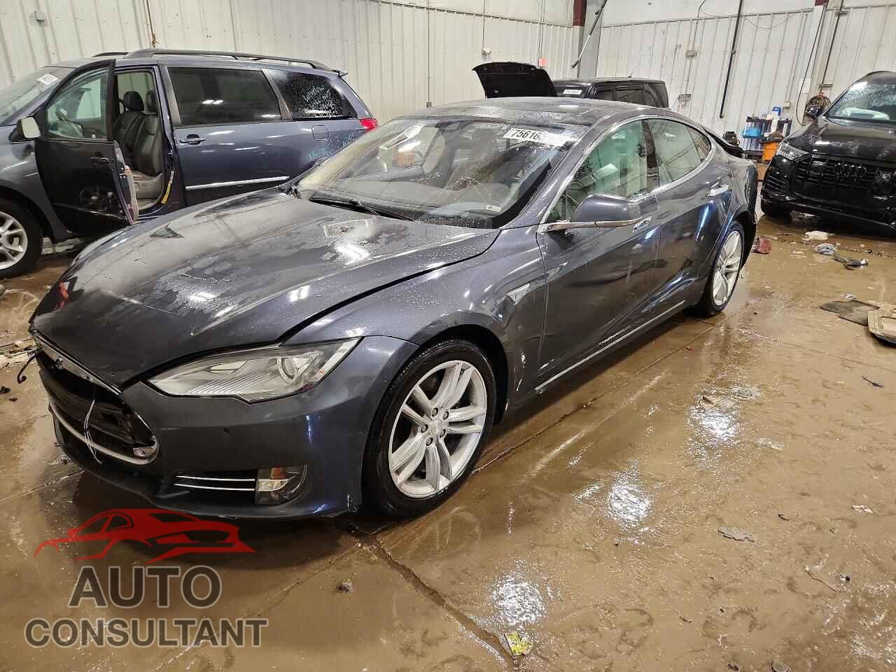 TESLA MODEL S 2015 - 5YJSA1E15FF114115