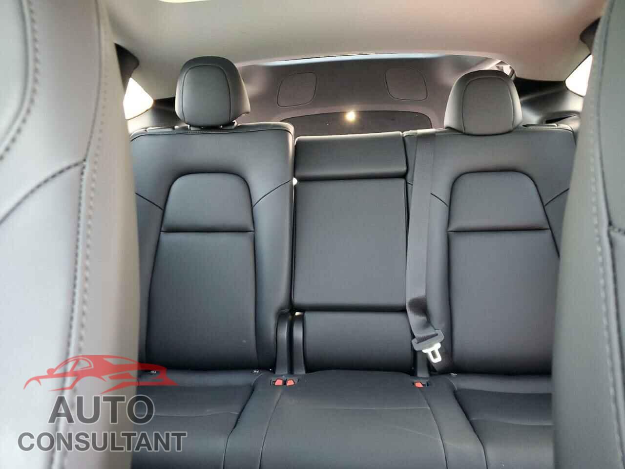 TESLA MODEL Y 2024 - 7SAYGDED7RF103600