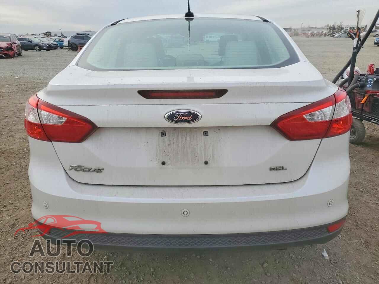 FORD FOCUS 2012 - 1FAHP3H24CL379065