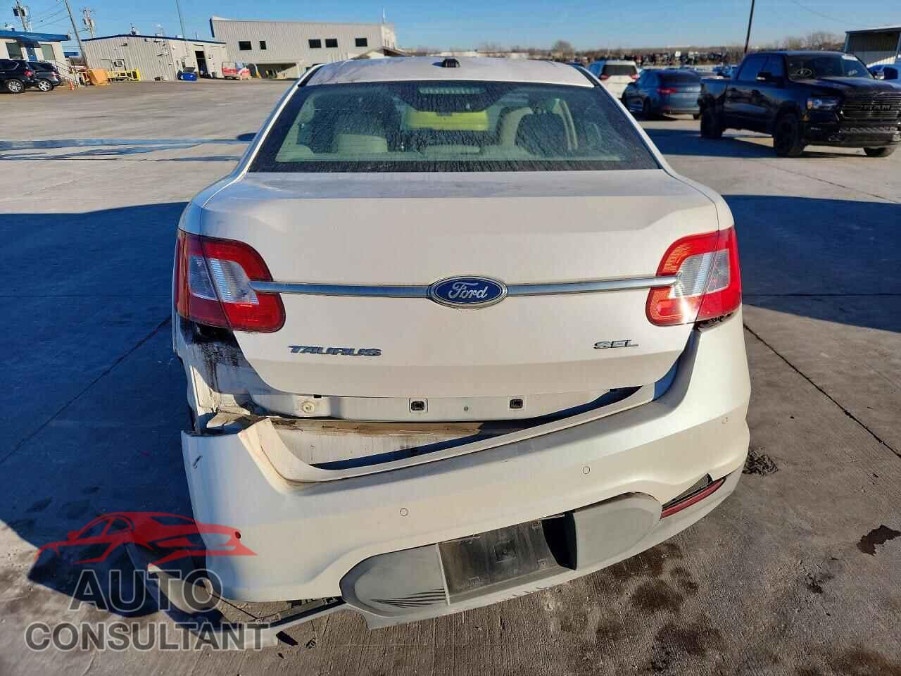 FORD TAURUS 2011 - 1FAHP2EW8BG136044