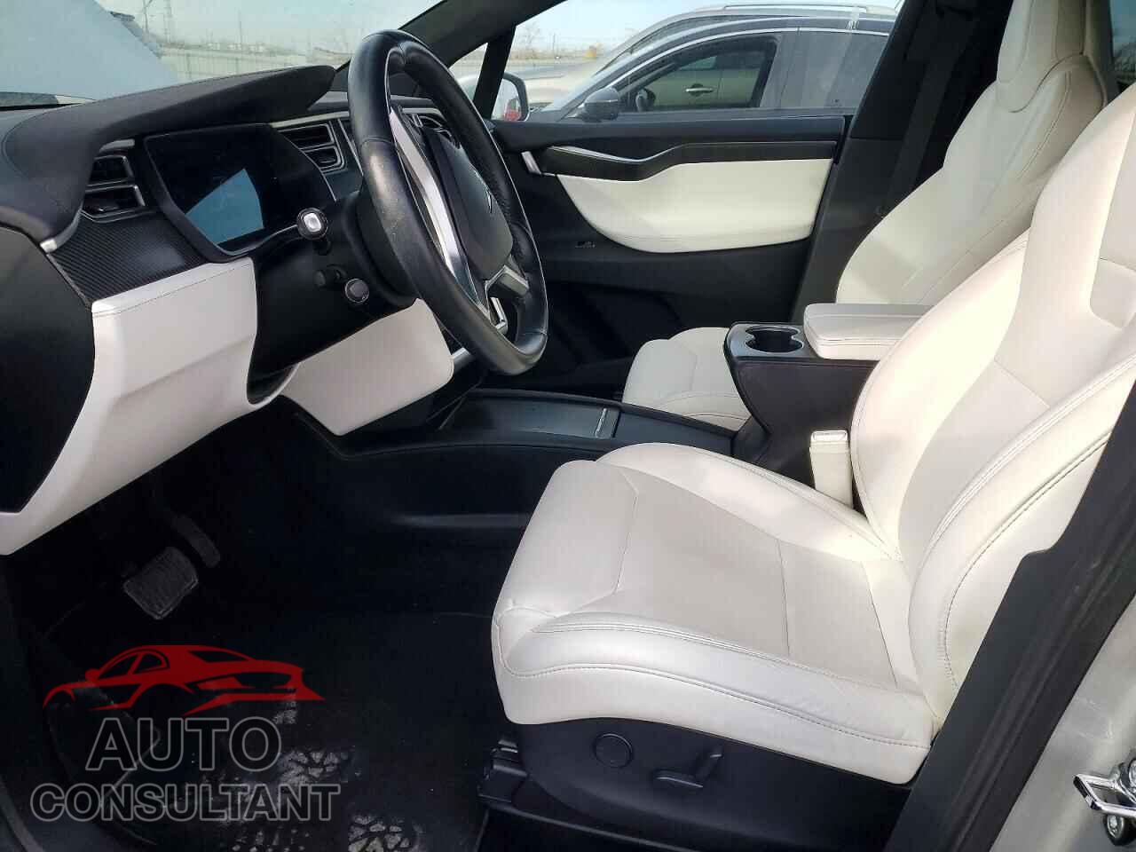 TESLA MODEL X 2017 - 5YJXCBE23HF051193