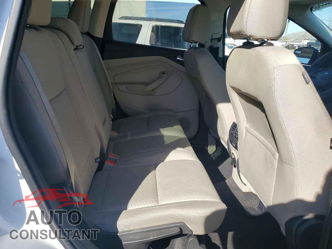 FORD ESCAPE 2017 - 1FMCU9GDXHUB43763