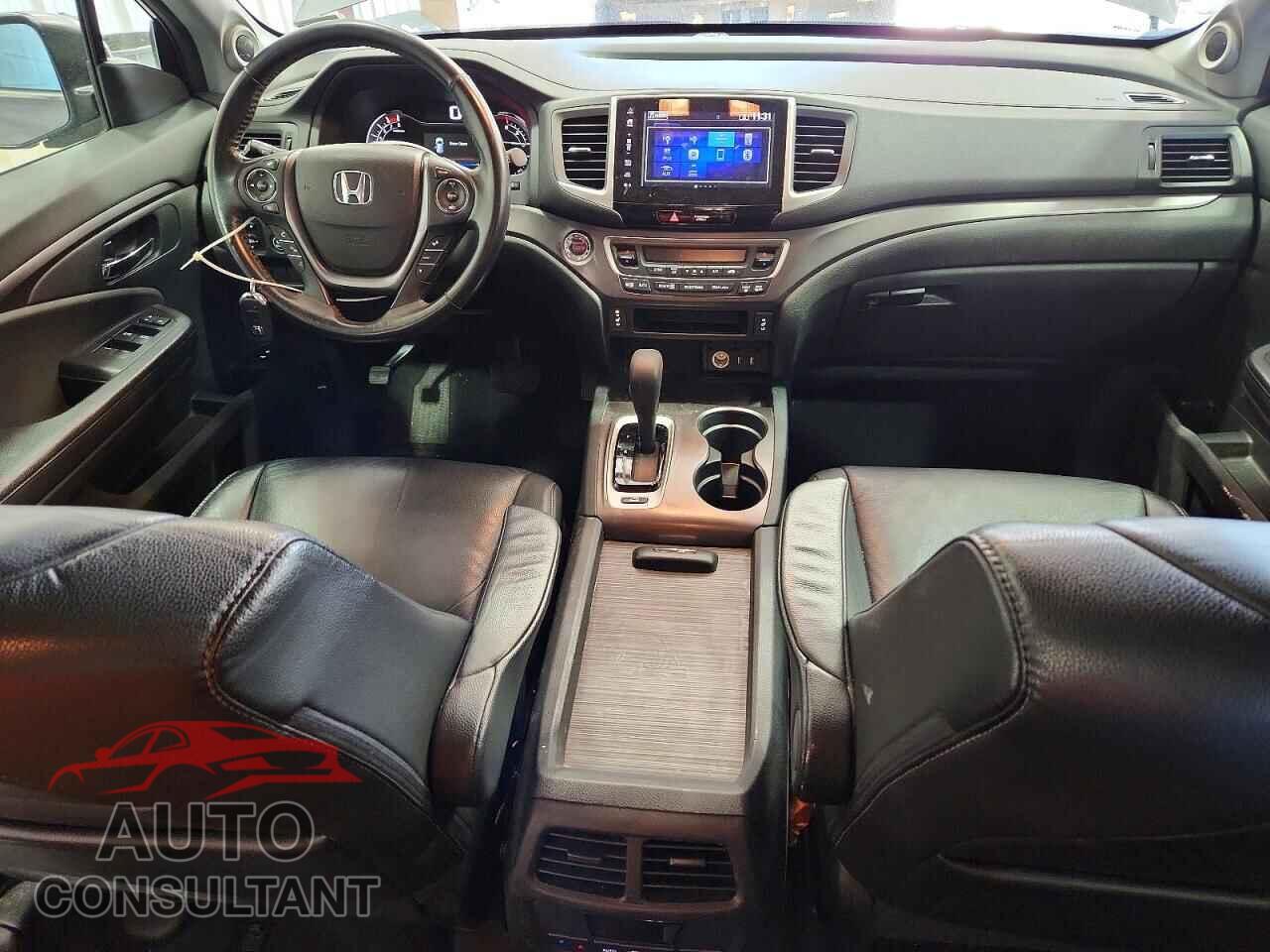 HONDA PILOT 2017 - 5FNYF6H50HB018337