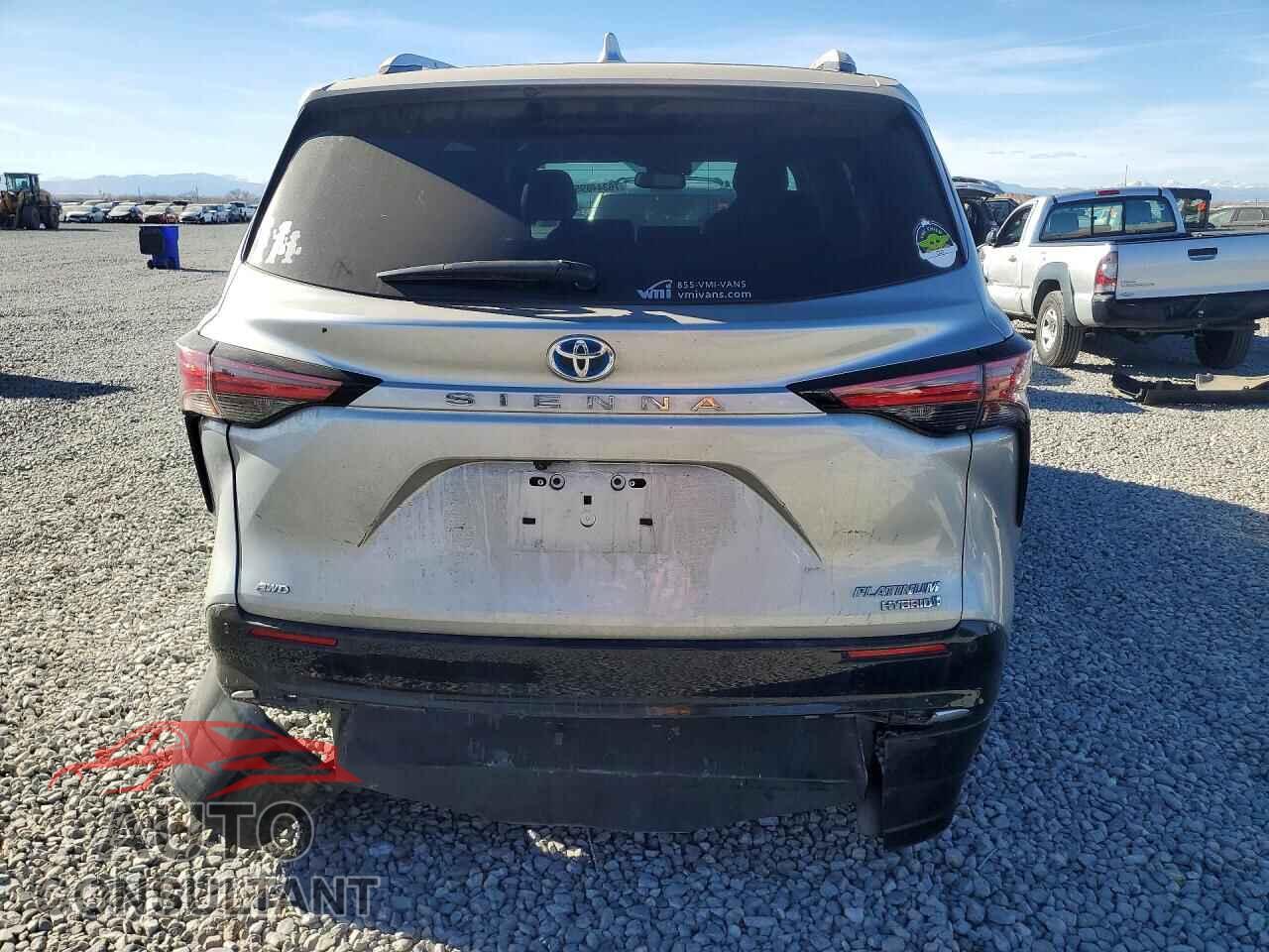 TOYOTA SIENNA 2021 - 5TDESKFC7MS026322