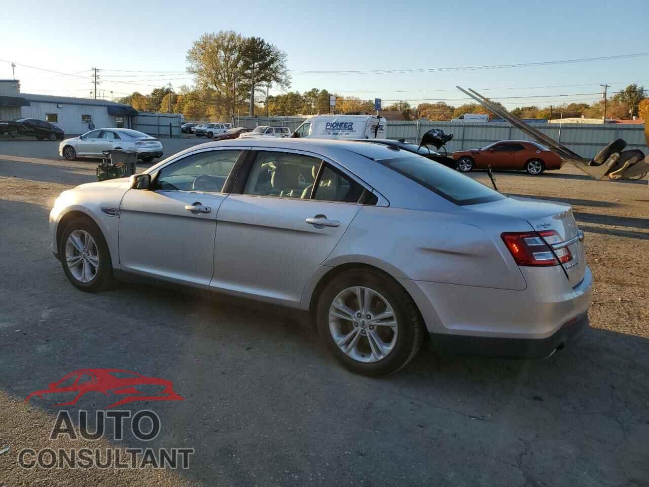 FORD TAURUS 2016 - 1FAHP2E83GG156985