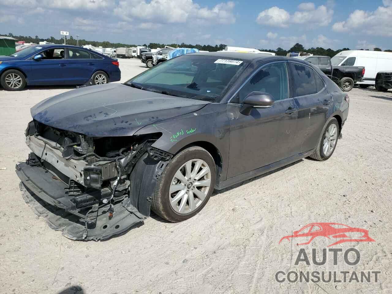 TOYOTA CAMRY 2018 - 4T1B11HK3JU675025