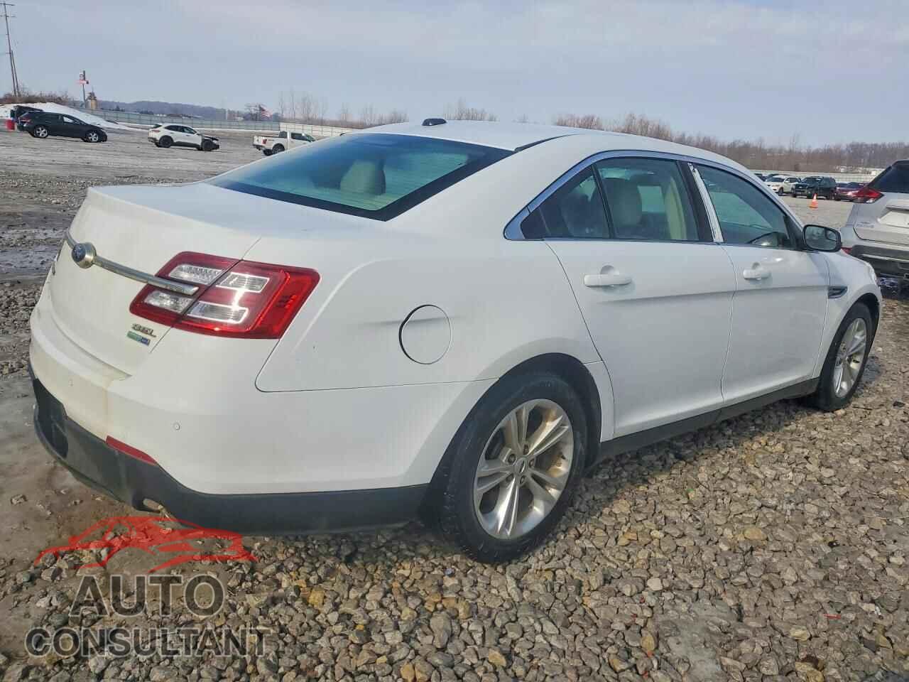 FORD TAURUS 2017 - 1FAHP2H86HG127977