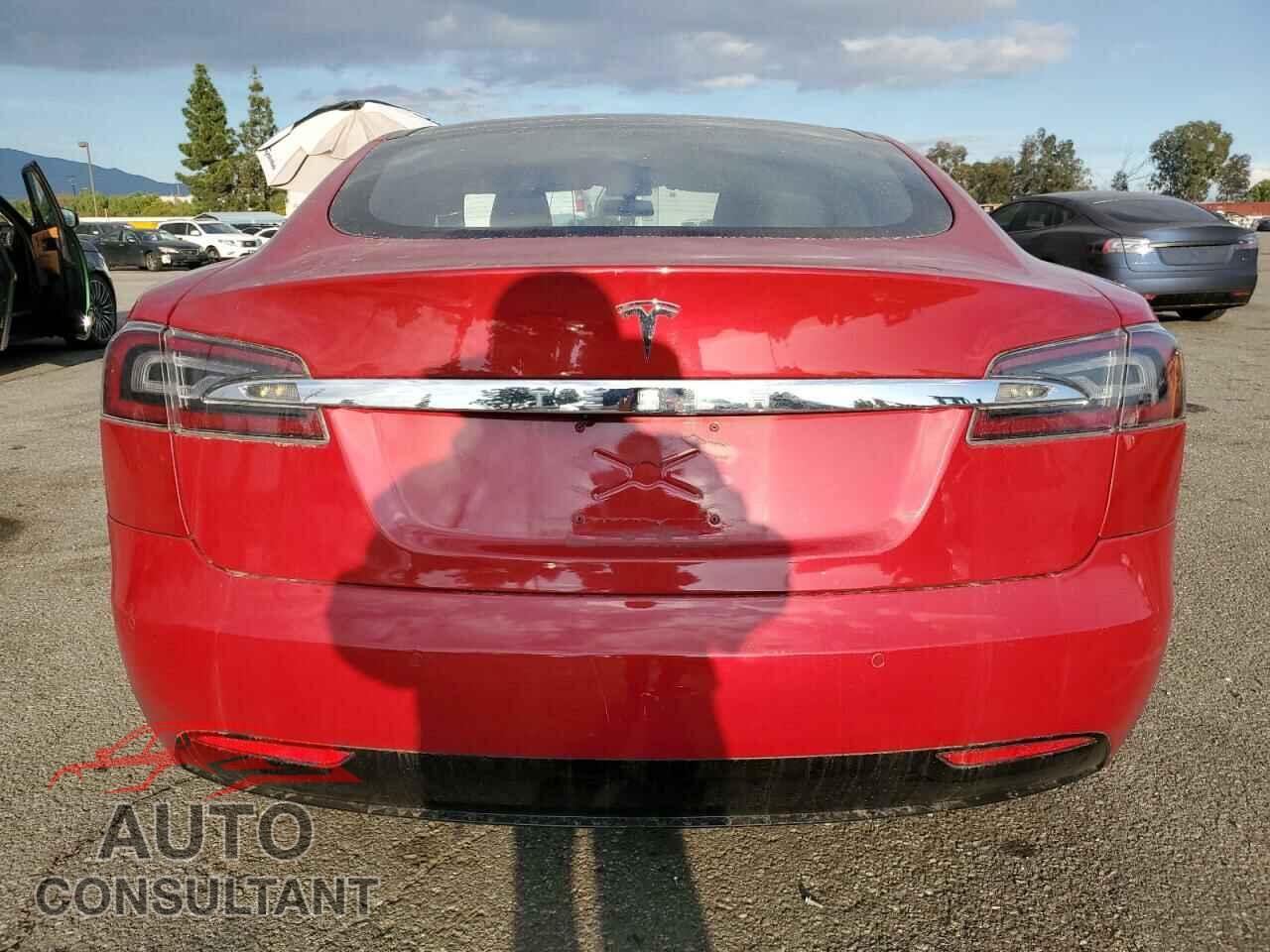 TESLA MODEL S 2018 - 5YJSA1E22JF272459