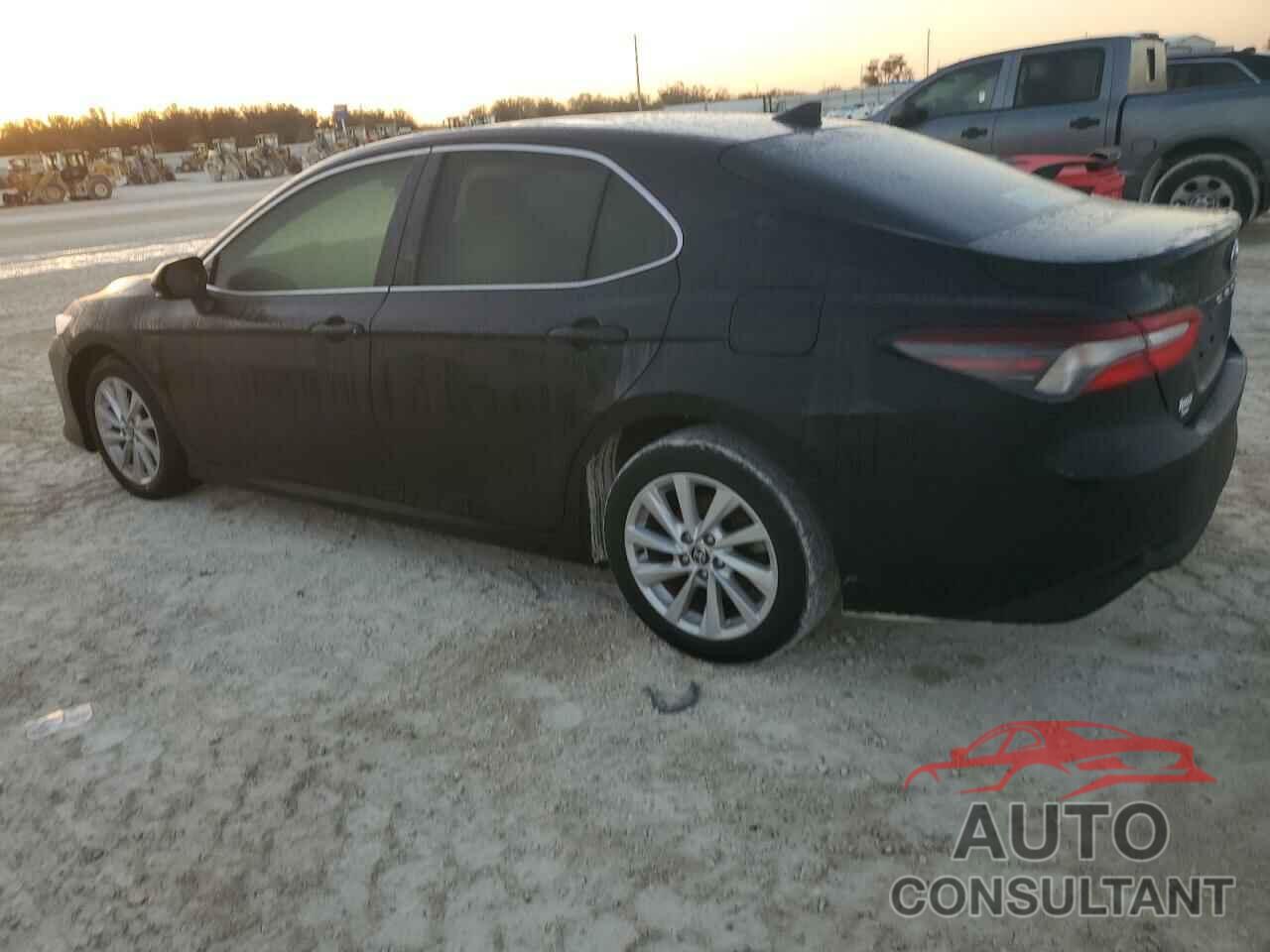 TOYOTA CAMRY 2022 - 4T1C11AK7NU656787