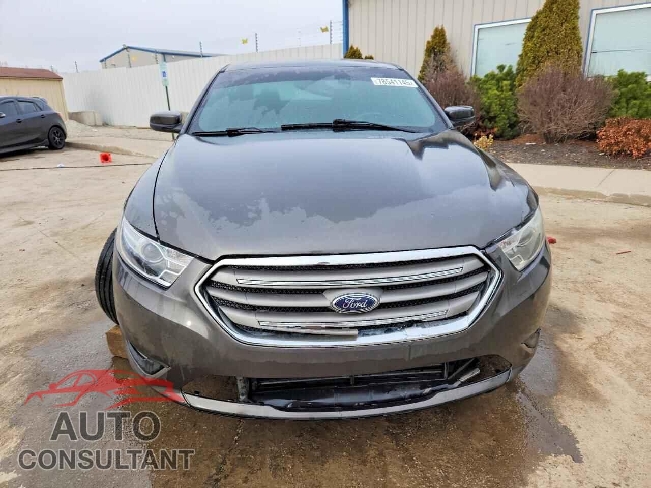 FORD TAURUS 2017 - 1FAHP2E89HG137231
