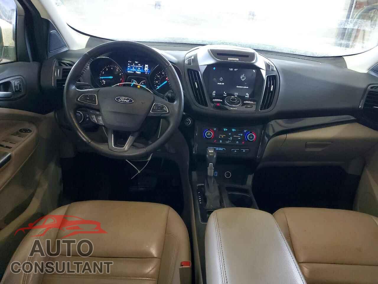 FORD ESCAPE 2017 - 1FMCU0J97HUB31277