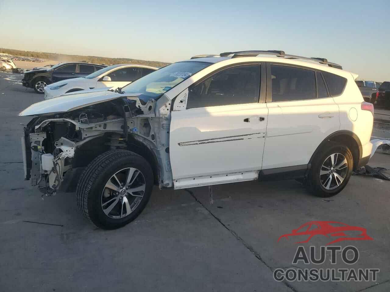 TOYOTA RAV4 2017 - JTMWFREV9HJ721764