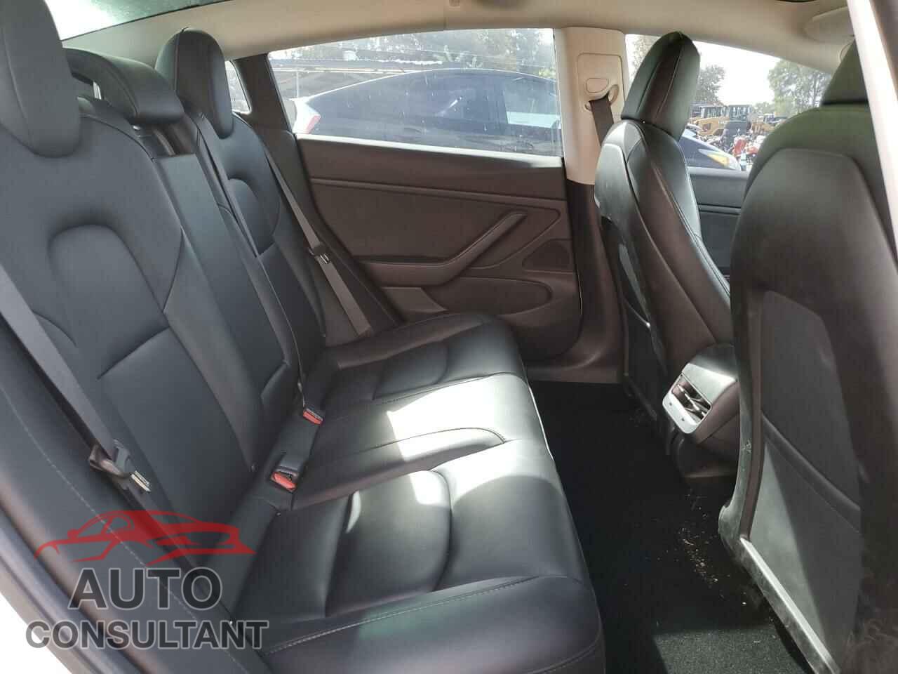 TESLA MODEL 3 2019 - 5YJ3E1EB1KF512398