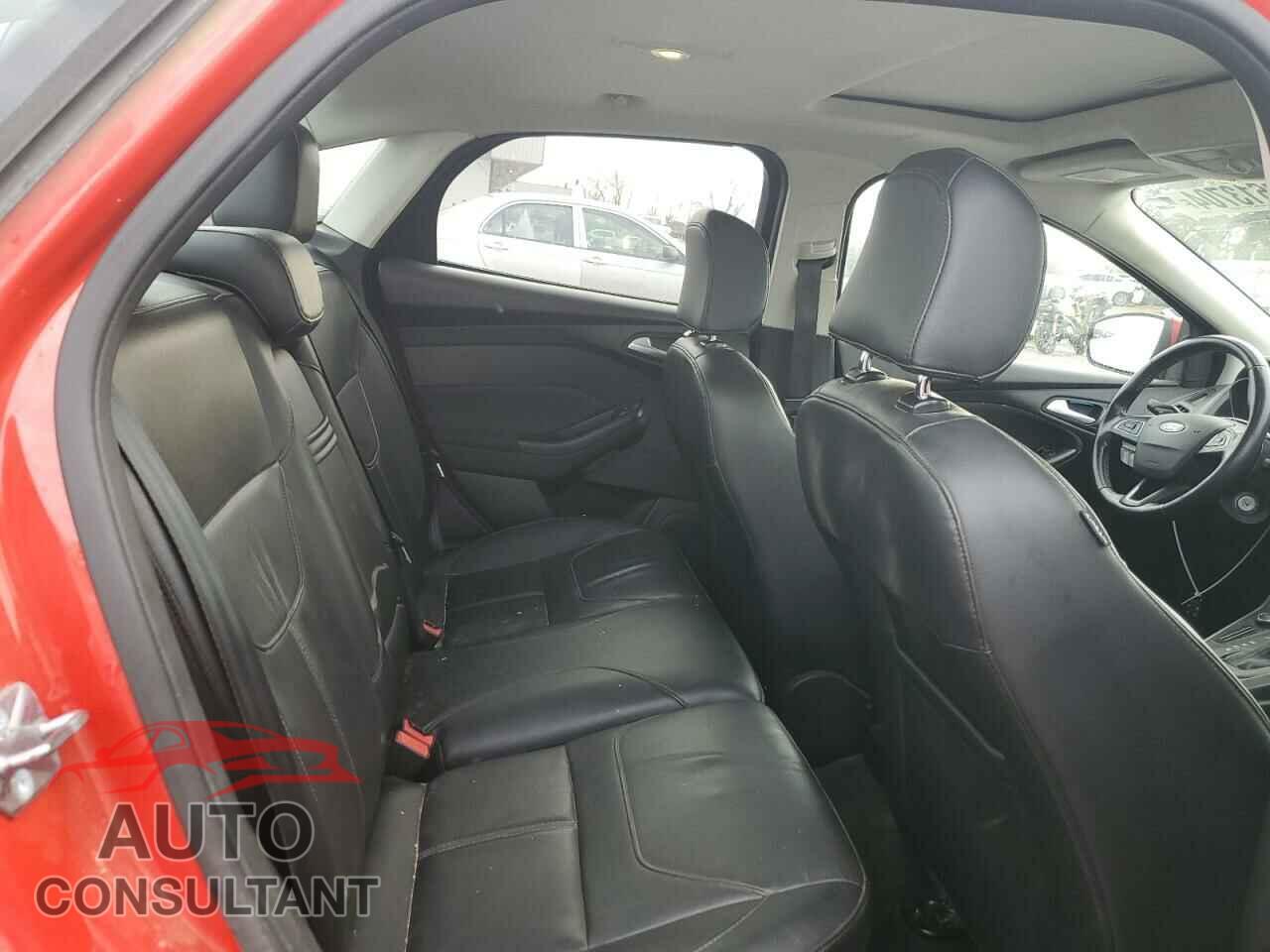 FORD FOCUS 2016 - 1FADP3F2XGL329939