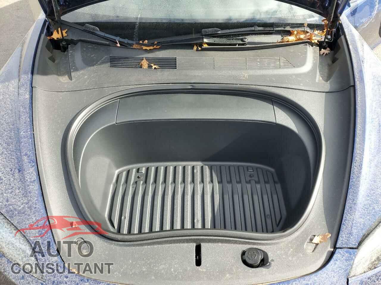 TESLA MODEL 3 2024 - 5YJ3E1EAXRF725898