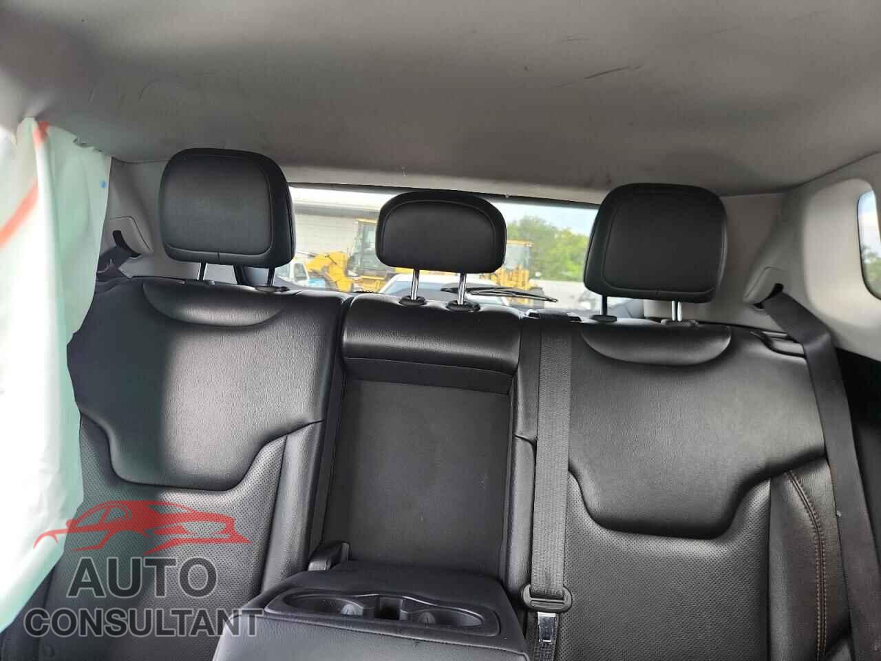 JEEP COMPASS 2018 - 3C4NJCCB7JT362204