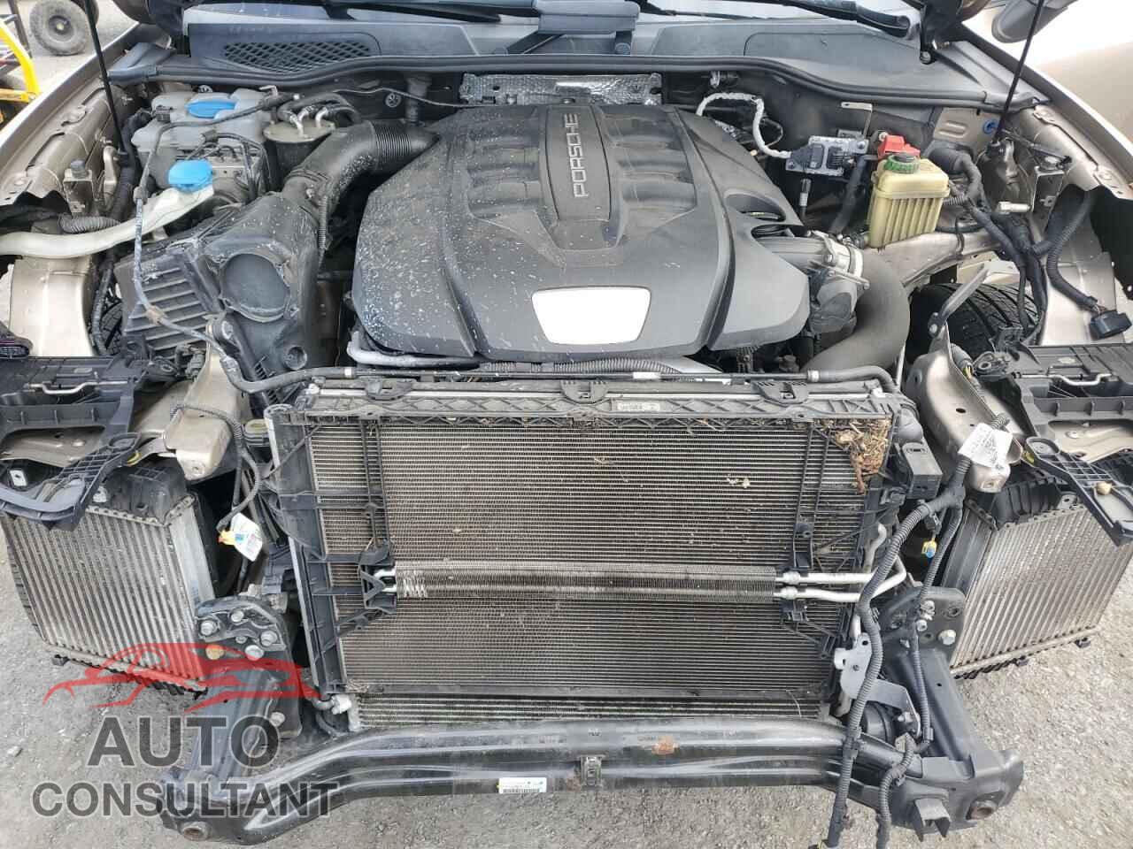 PORSCHE CAYENNE 2015 - WP1AF2A28FLA40931
