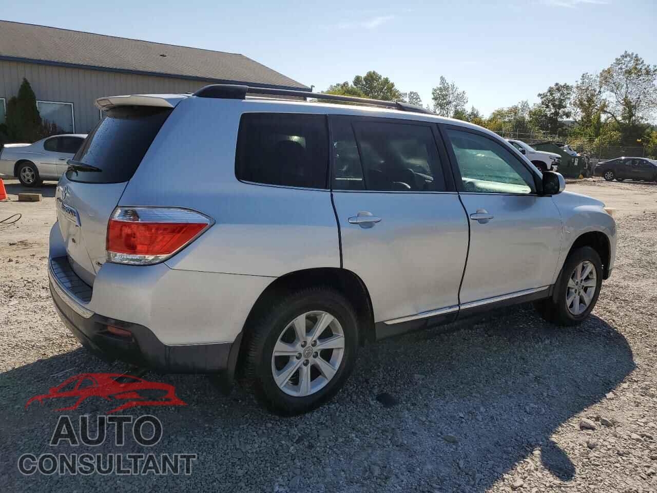 TOYOTA HIGHLANDER 2012 - 5TDBK3EH4CS127452