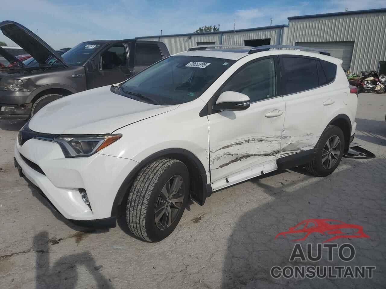 TOYOTA RAV4 2018 - JTMRFREV7JJ725847