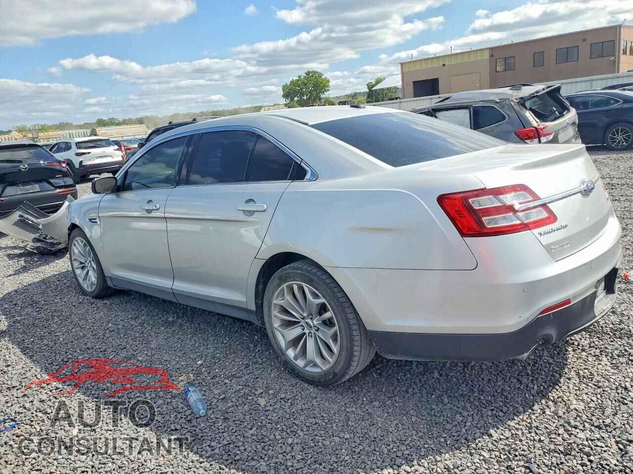 FORD TAURUS 2018 - 1FAHP2F80JG134917