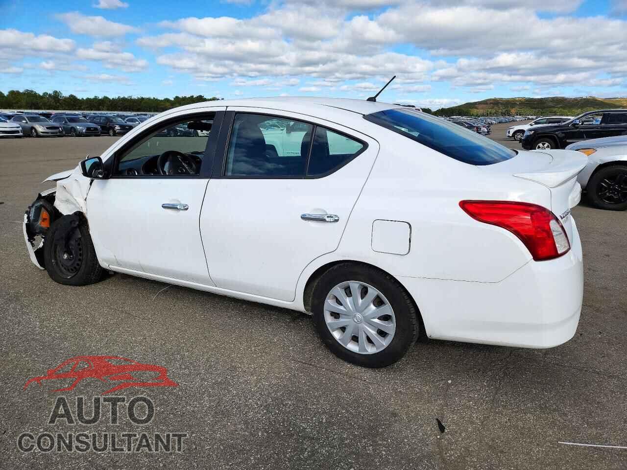 NISSAN VERSA 2019 - 3N1CN7AP3KL875813