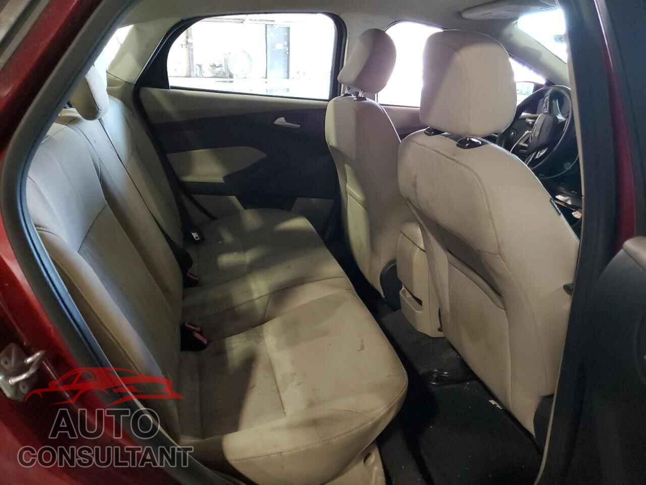 FORD FOCUS 2016 - 1FADP3F21GL376566