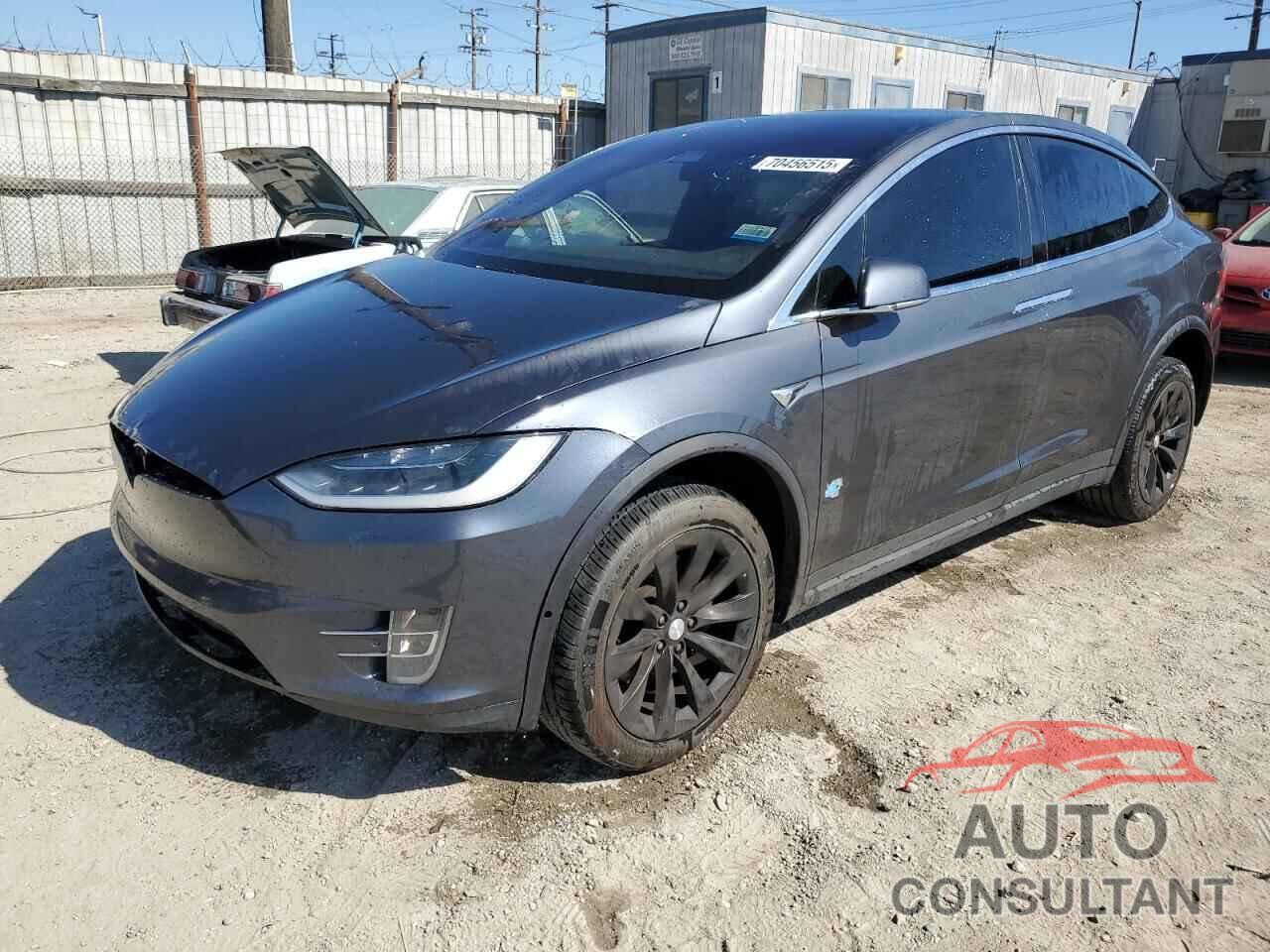 TESLA MODEL X 2017 - 5YJXCAE27HF039302