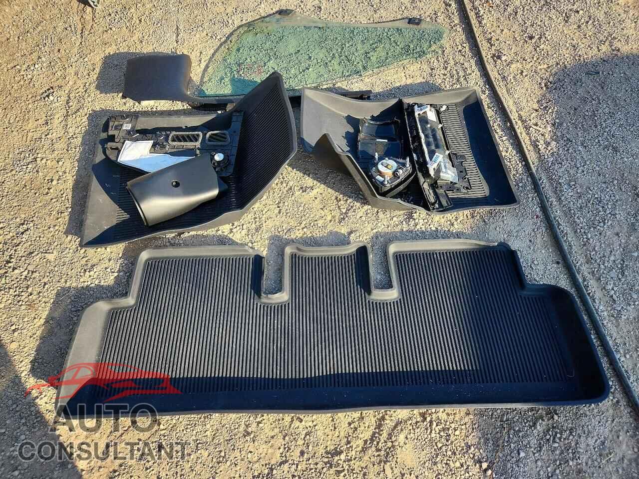 TESLA MODEL 3 2022 - 5YJ3E1EA2NF187742