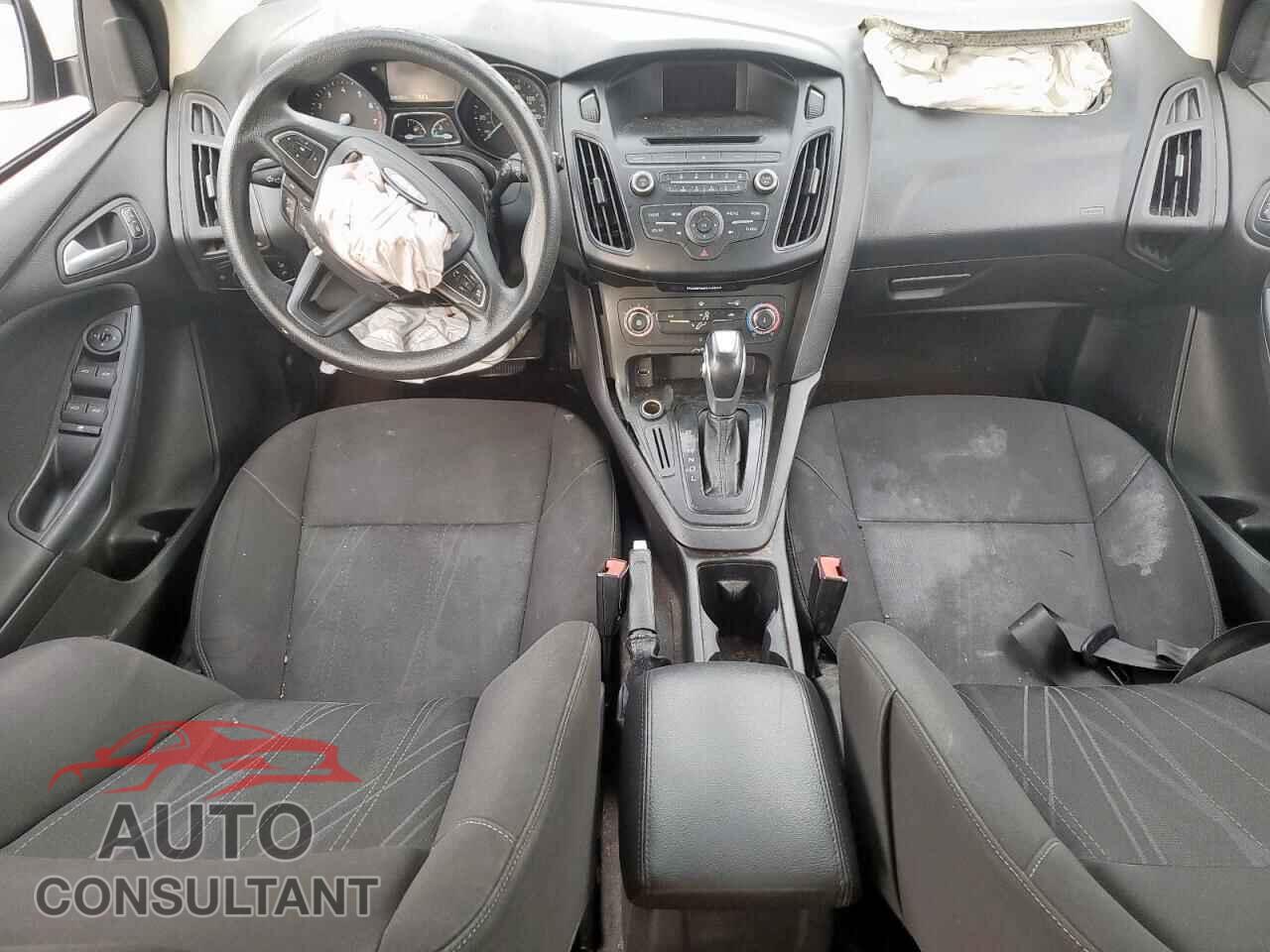 FORD FOCUS 2015 - 1FADP3K27FL328784