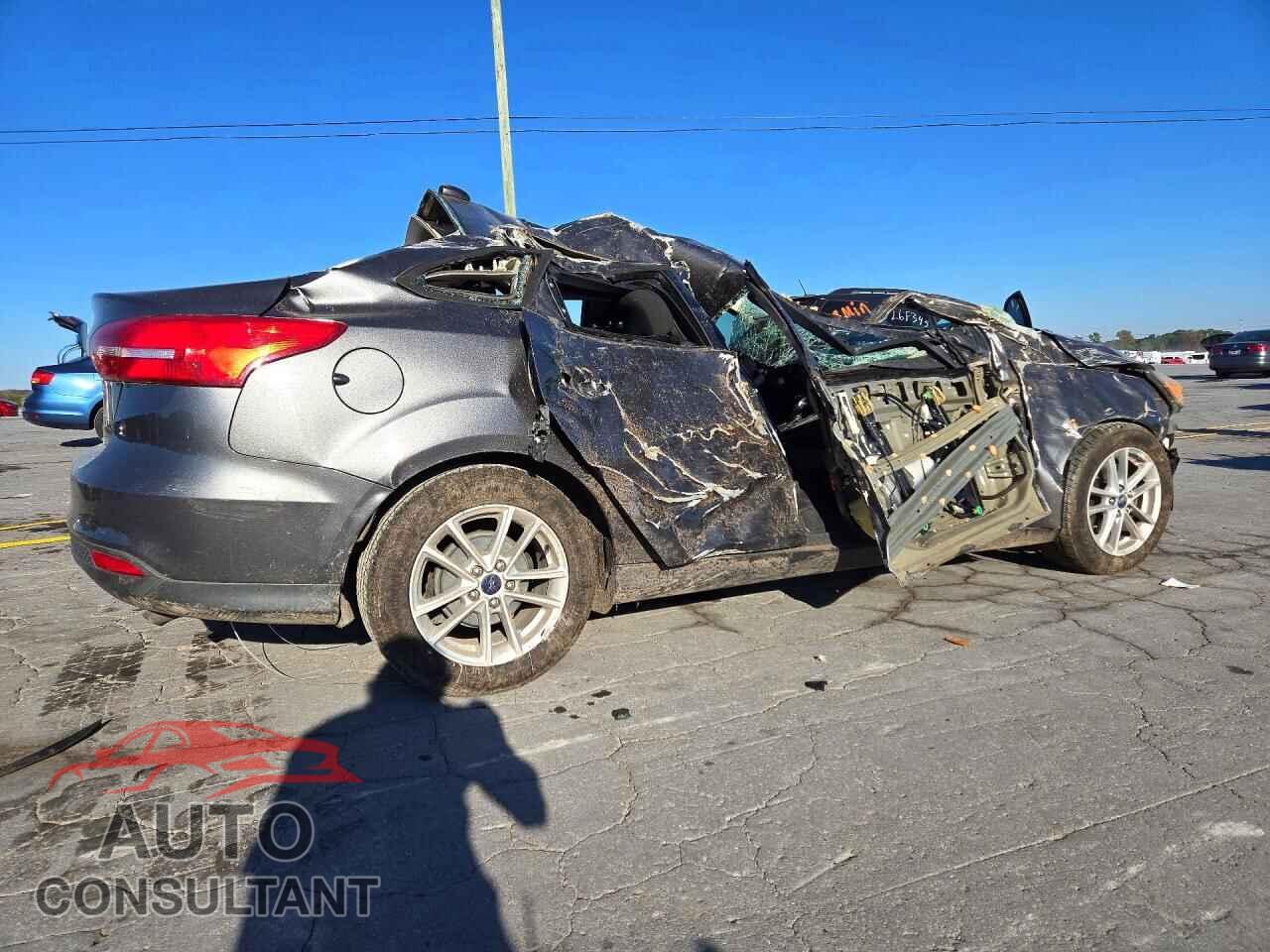 FORD FOCUS 2015 - 1FADP3F24FL209083