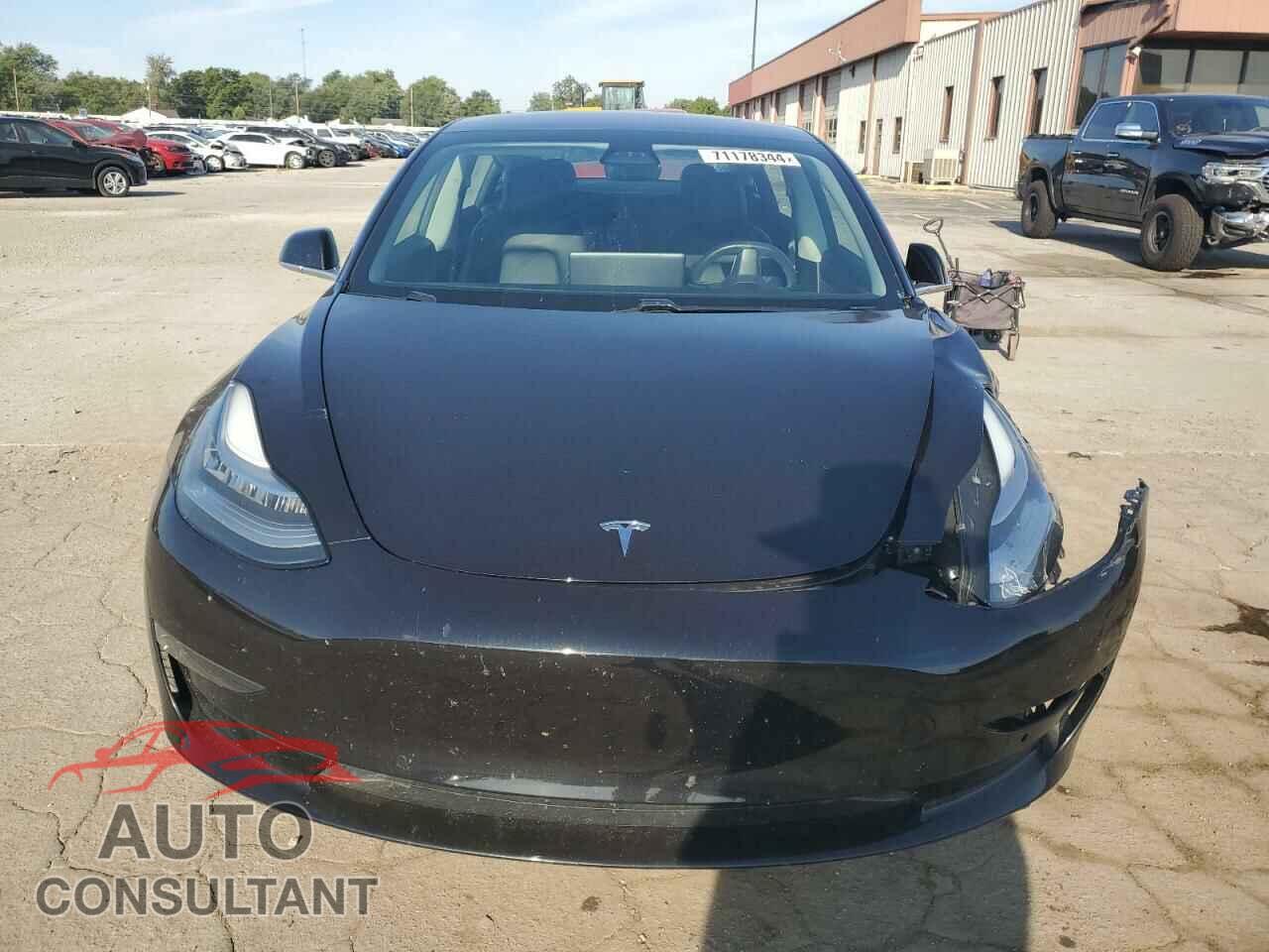 TESLA MODEL 3 2018 - 5YJ3E1EB6JF069728