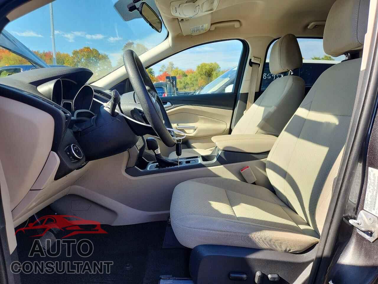 FORD ESCAPE 2017 - 1FMCU9GD4HUB93641