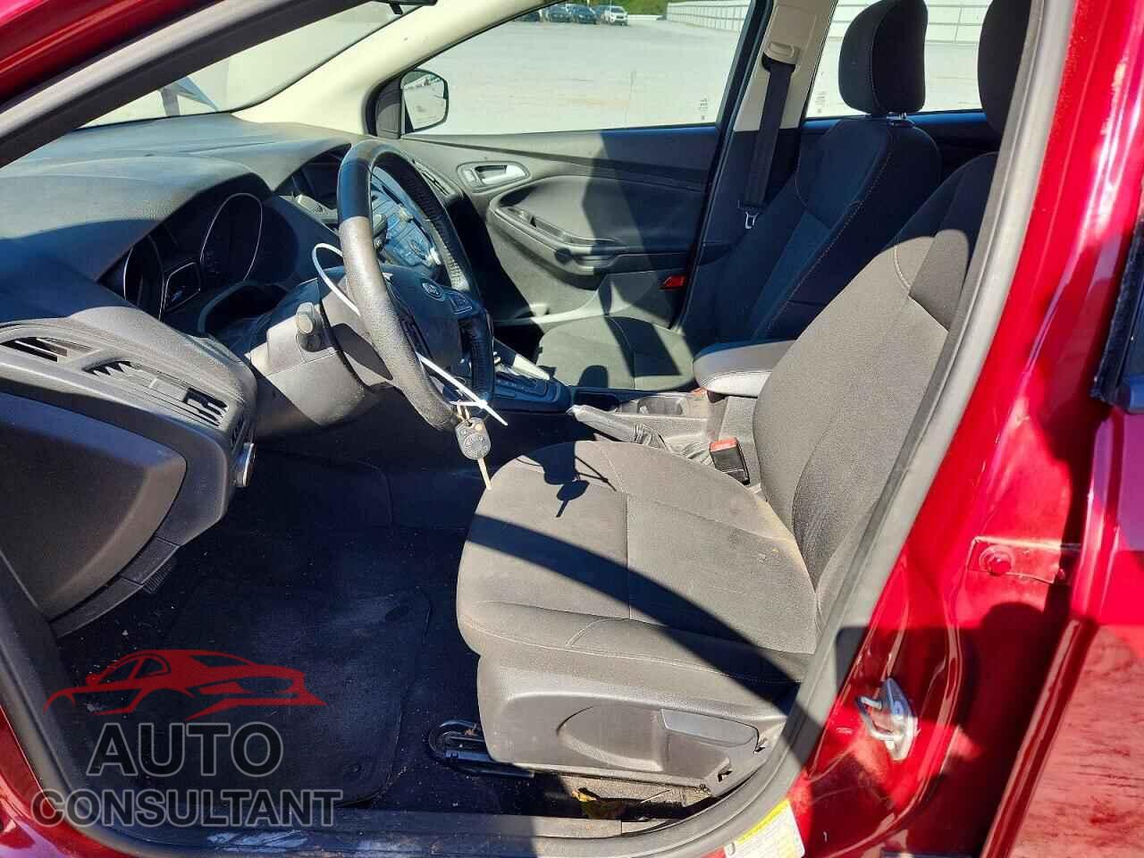 FORD FOCUS 2017 - 1FADP3K28HL243682