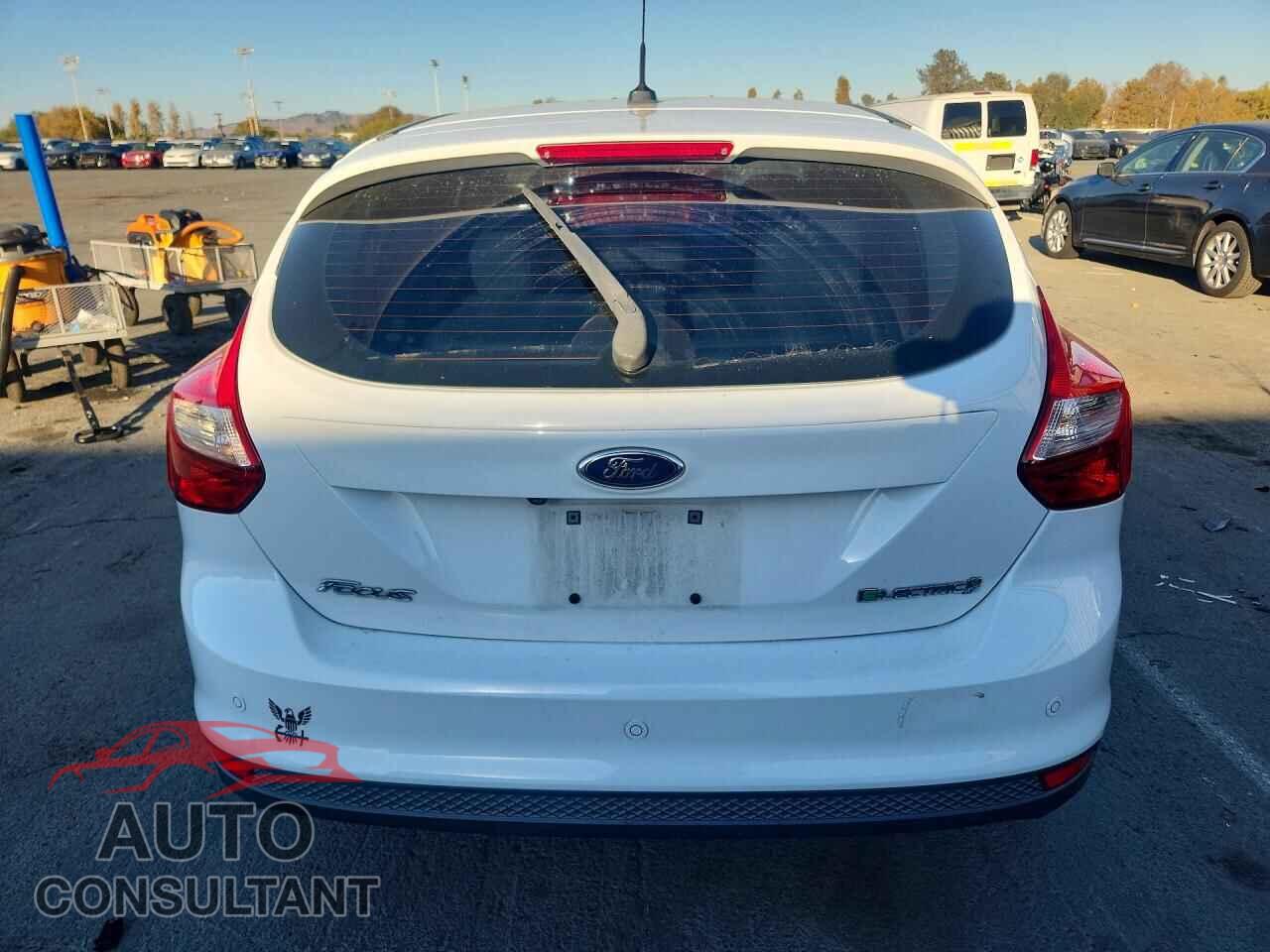 FORD FOCUS 2014 - 1FADP3R45EL300441