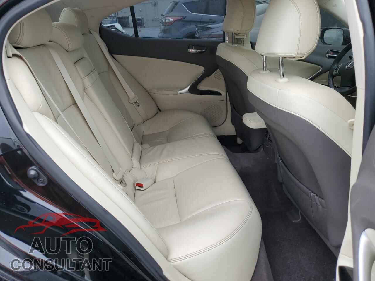 LEXUS IS 2011 - JTHBF5C25B5155861