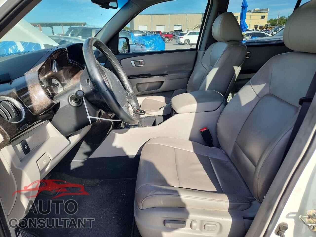 HONDA PILOT 2015 - 5FNYF3H75FB002406