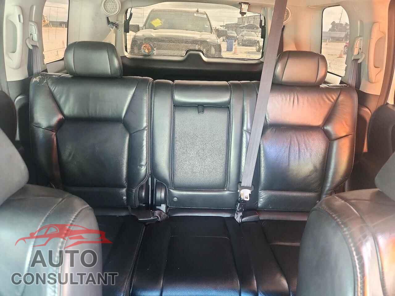 HONDA PILOT 2011 - 5FNYF4H96BB048697