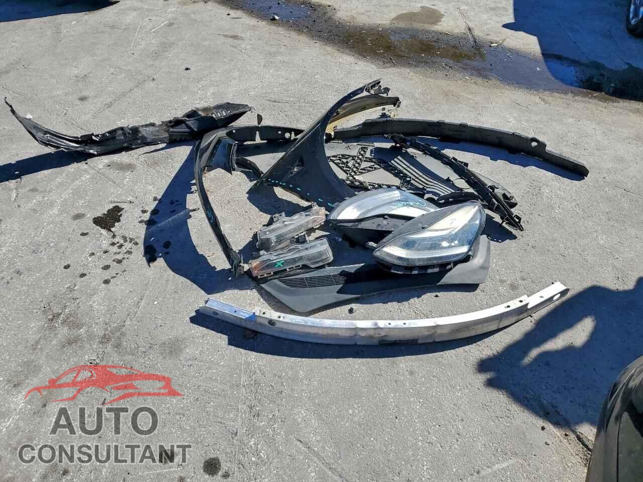 TESLA MODEL 3 2018 - 5YJ3E1EB5JF093972