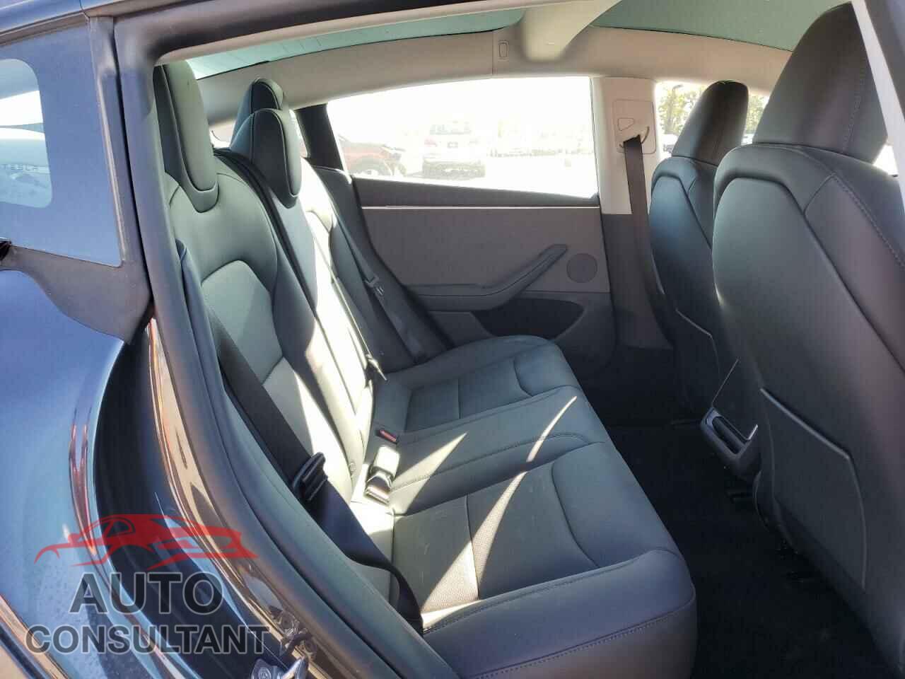 TESLA MODEL 3 2024 - 5YJ3E1EA0RF855981