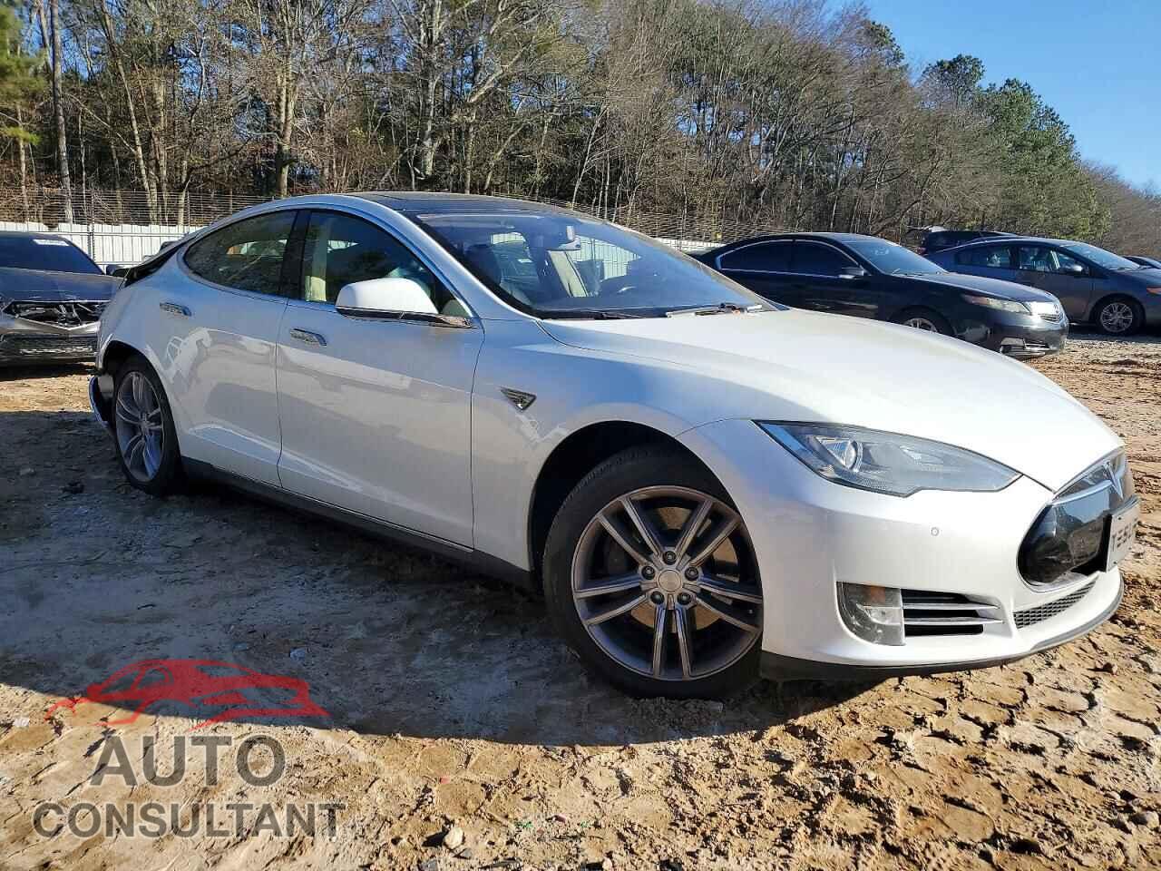 TESLA MODEL S 2013 - 5YJSA1CN9DFP26272