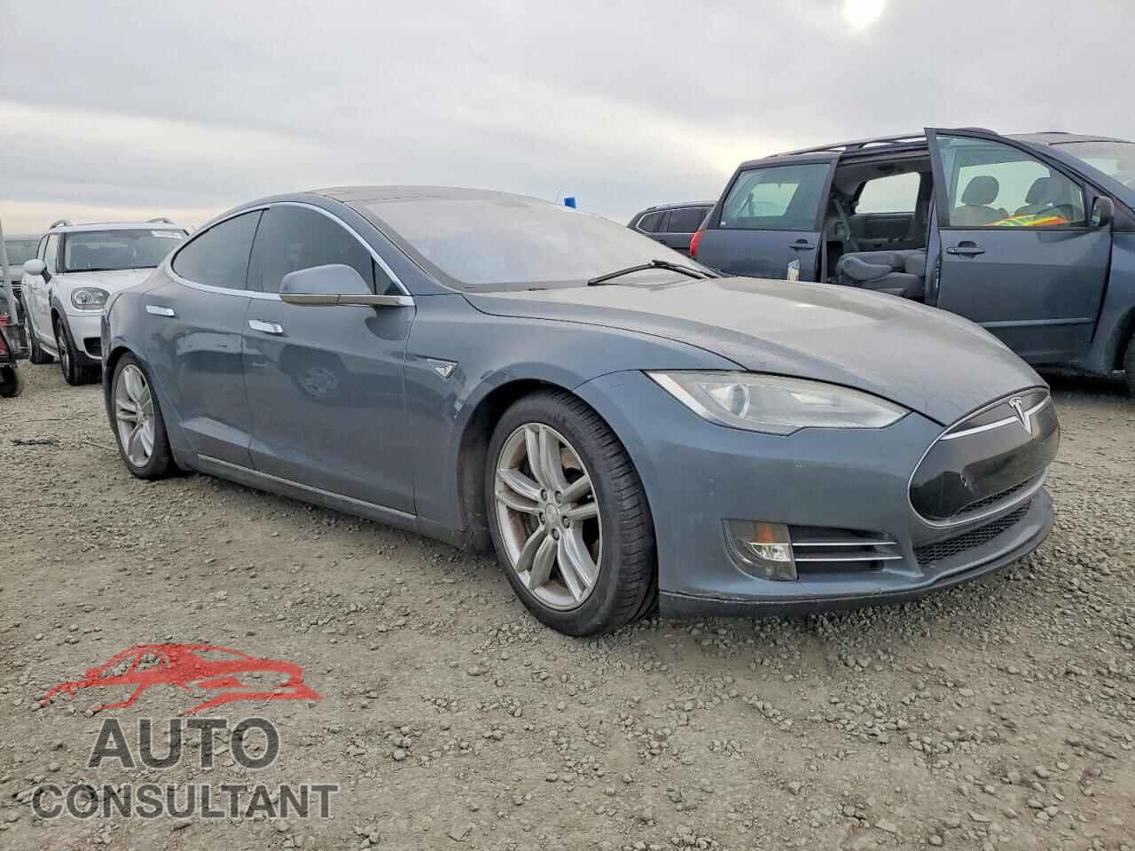 TESLA MODEL S 2013 - 5YJSA1DP6DFP07422