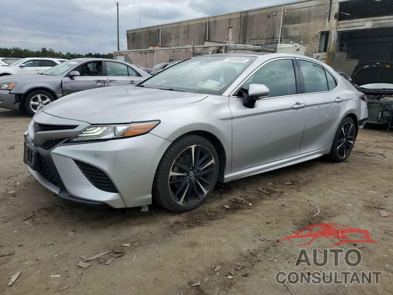 TOYOTA CAMRY 2018 - 4T1B61HK1JU140969