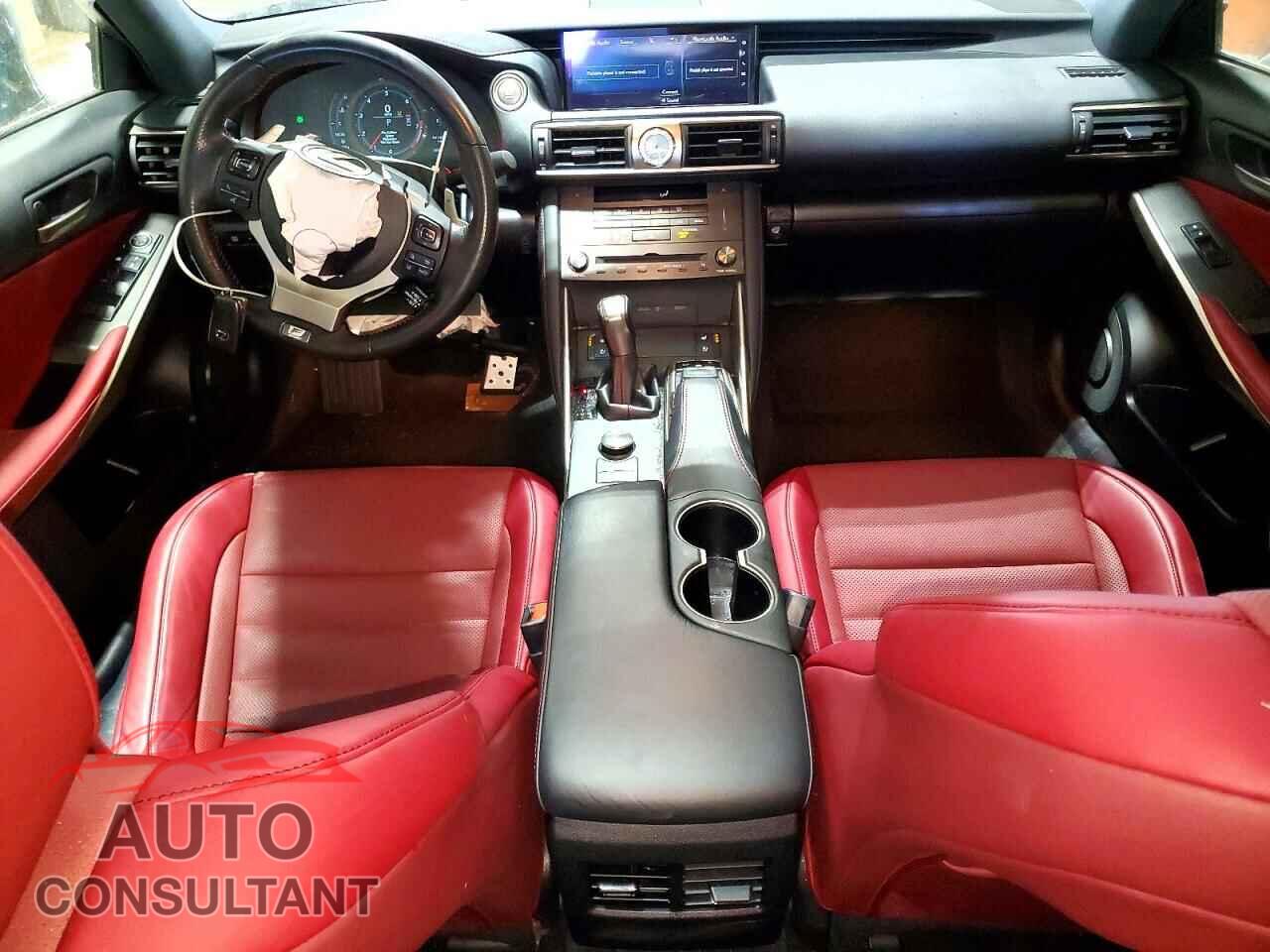 LEXUS IS 2019 - JTHC81D29K5036247