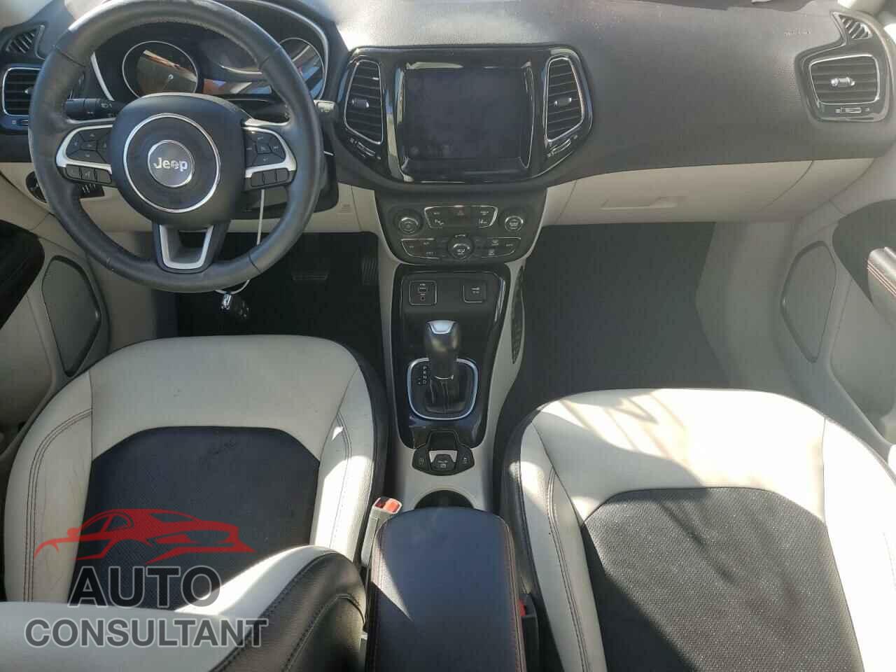 JEEP COMPASS 2018 - 3C4NJCCB1JT358181