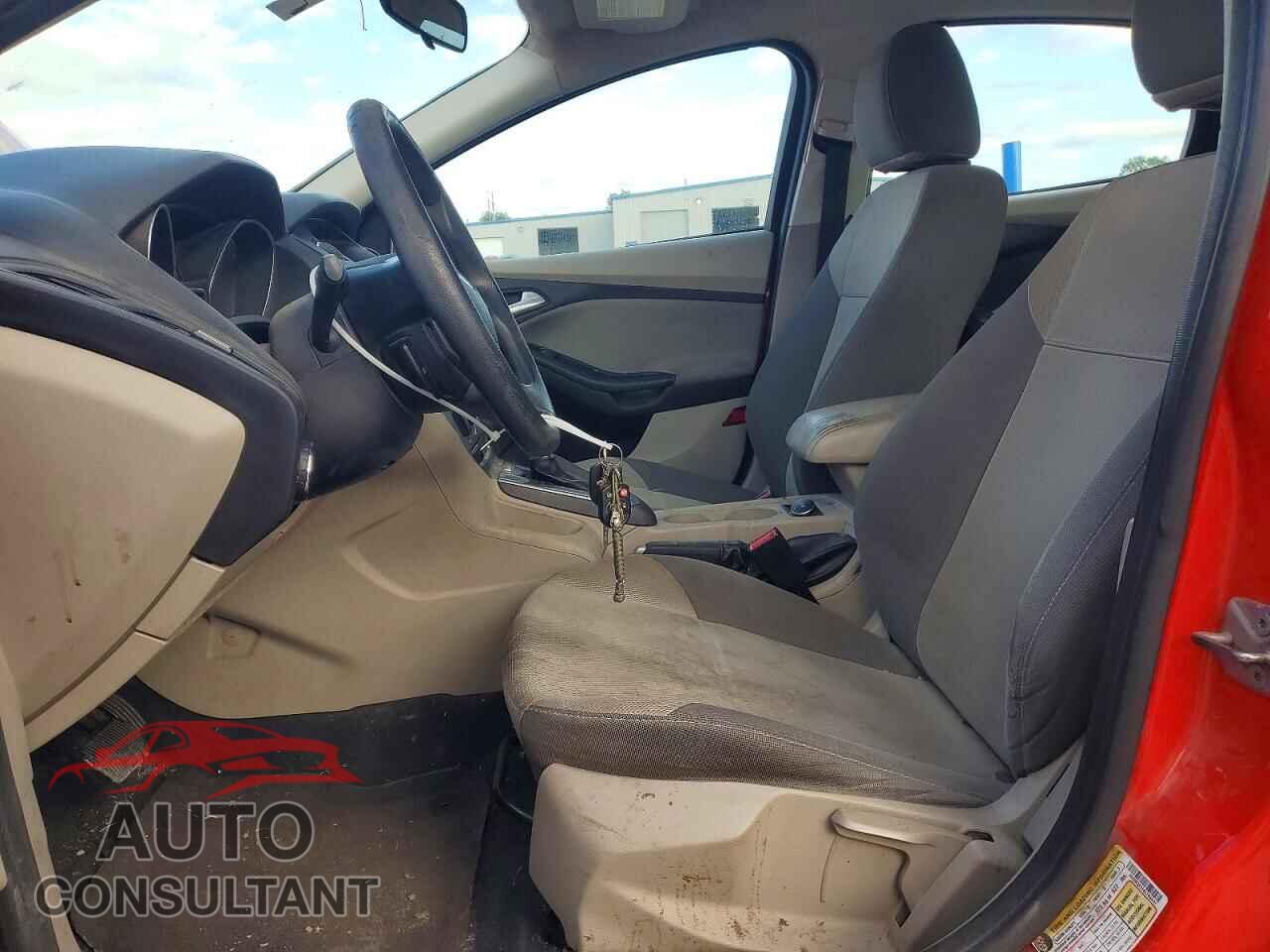 FORD FOCUS 2014 - 1FADP3F21EL184447